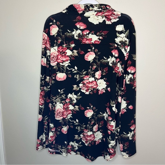 Lularoe Valentina Long Sleeve Button Up Black Floral Shirt size 3XL - Picture 7 of 7